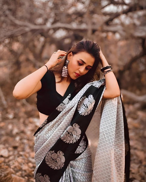 Vasthrlay Banarasi Traditional Unstitched Saree