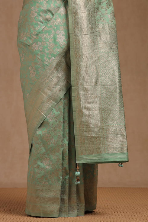 Vasthrlay Light Floral Print