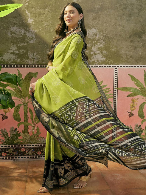 Vasthrlay Georgette Printed Unstitched Rani Pink Saree