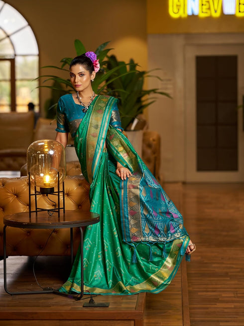 Vasthrlay Unstitched Multicolor Comfortable Friendly Saree