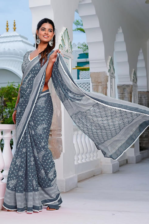 Vasthrlay Fashion Georgette Geometric Printed Ethnic Wear