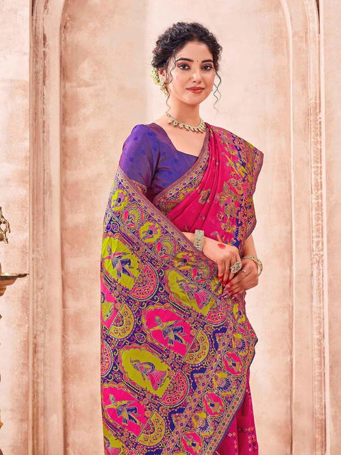 Vasthrlay Womens Weaving Unstitched Dark Green Saree