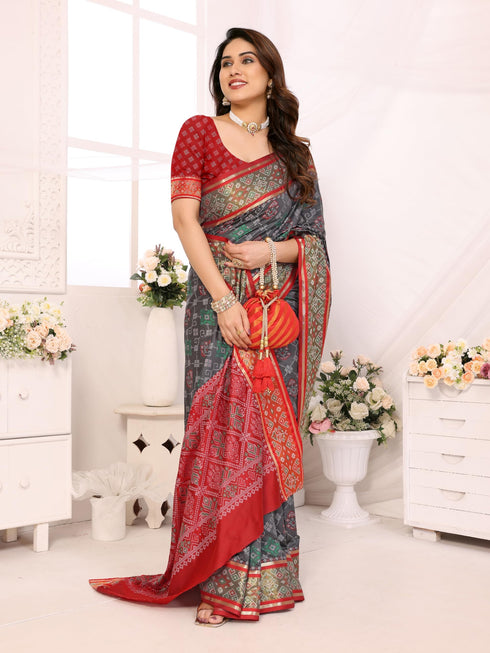 Vasthrlay Bottle Green Kanjivaram Unstitched Saree