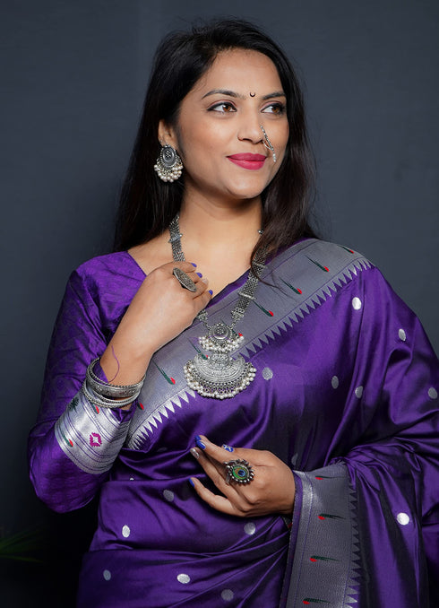 Vasthrlay Paithani Unstitched Saree