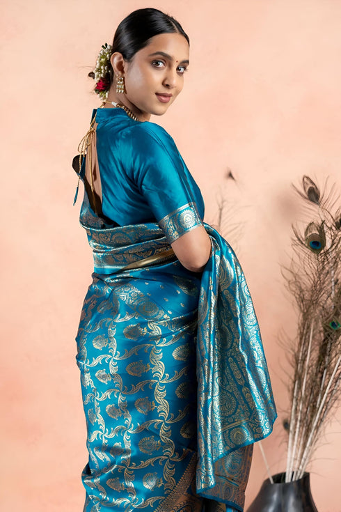 Vasthrlay Banarasi Woven Saree