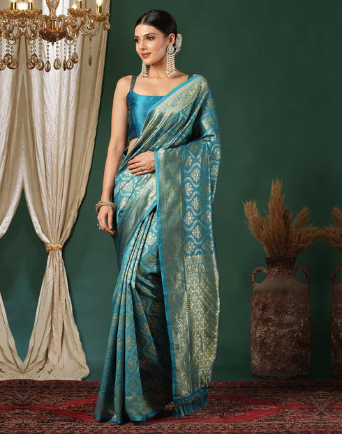 Vasthrlay Maroon Traditional Unstitched Saree