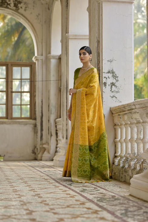 Vasthrlay Silk Saree Floral Patola Design