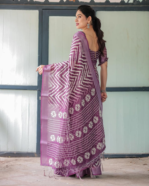 Vasthrlay Floral Printed Tassels Saree