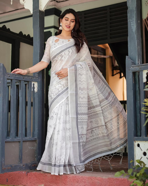 Vasthrlay Handwoven Printed Tasselled Saree