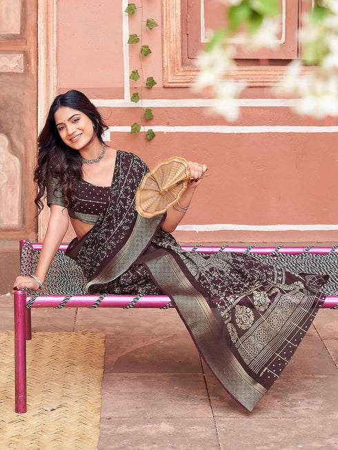 Vasthrlay Georgette Jacquard Purple Saree With Unstitched Blouse Piece