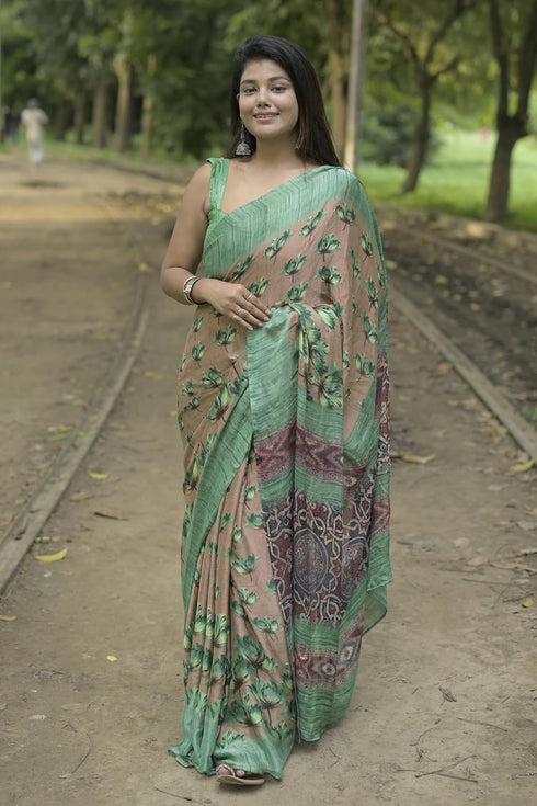 Vasthrlay Fashion Chiffon Georgette Coral Ethnic Wear