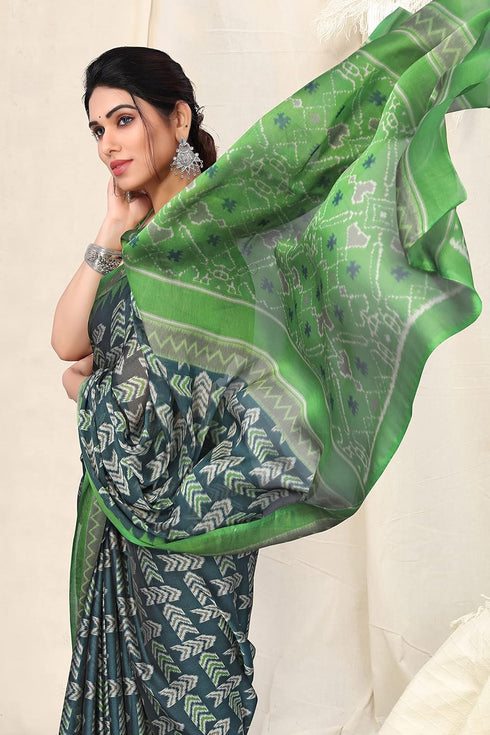 Vasthrlay Fashion Georgette Kalmkari Mehandi Ethnic Wear