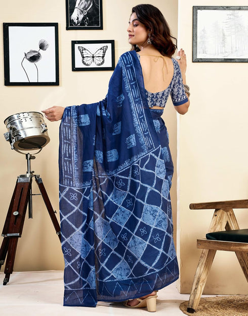 Vasthrlay Womens Printed Unstitched Dark Green Saree
