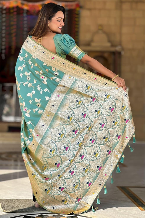 Vasthrlay Kanjivaram Handloom Golden Ethnic Wear