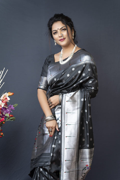 Vasthrlay Paithani Unstitched Saree