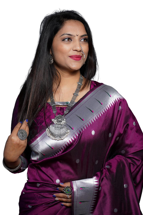 Vasthrlay Paithani Unstitched Saree