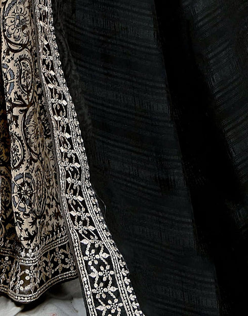 Vasthrlay Georgette Embroidery Black Saree With Unstitched Blouse Piece