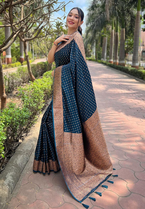 VasthrlayWomen's Banarasi Kanchipuram Saree