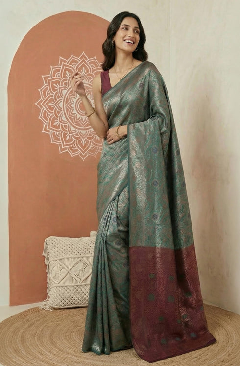 Vasthrlay Jacquard Floral Saree