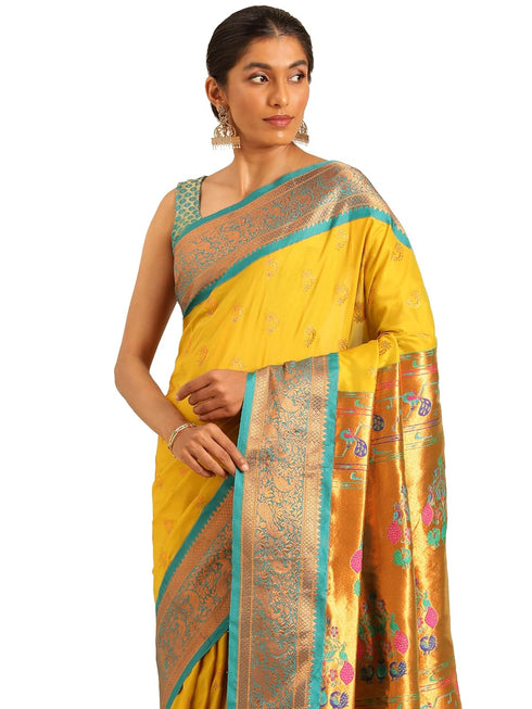 Vasthrlay Pheshwai Bottle Saree
