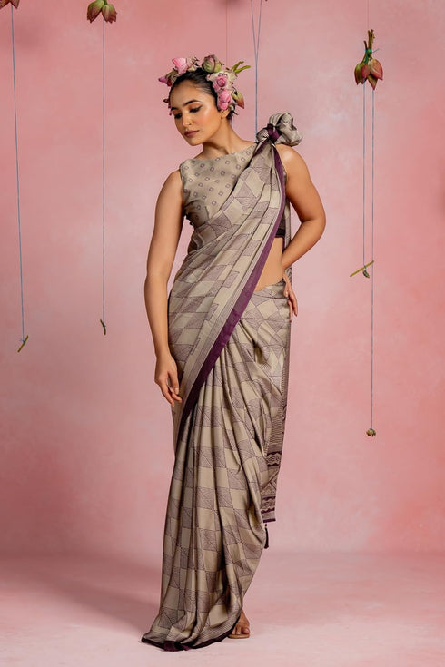 Vasthrlay Fashion Chiffon Geometric Printed Ethnic Wear