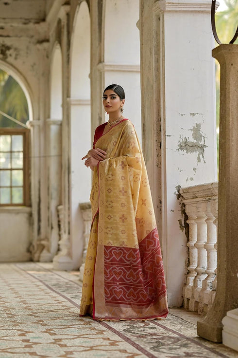Vasthrlay Silk Saree Floral Patola Design
