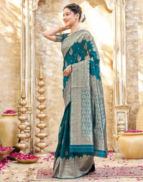Vasthrlay Womens Weaving Unstitched Light Green Saree