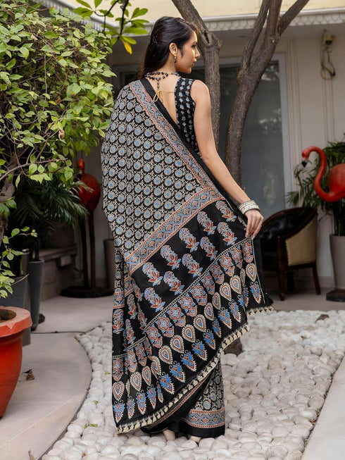 Vasthrlay Womens Printed Unstitched Red Saree