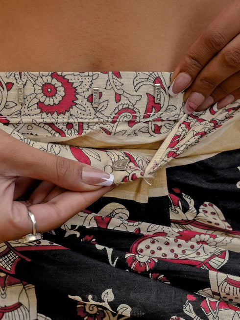 Vasthrlay Kalamkari Printed Olive Saree