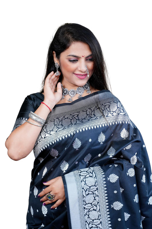 Vasthrlay Silver Banarasi Saree