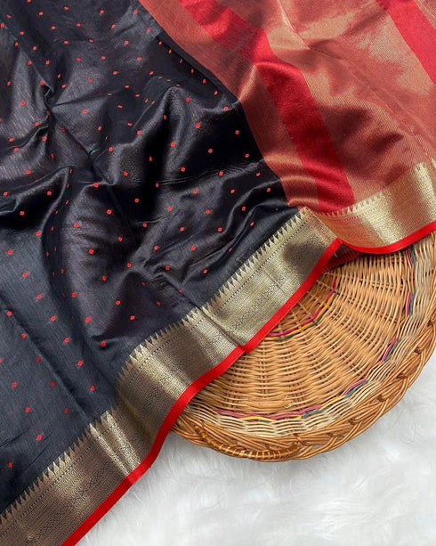 Vasthrlay Tussar Saree Butties