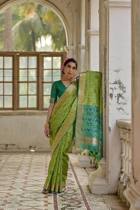 Vasthrlay Silk Saree Floral Patola Design