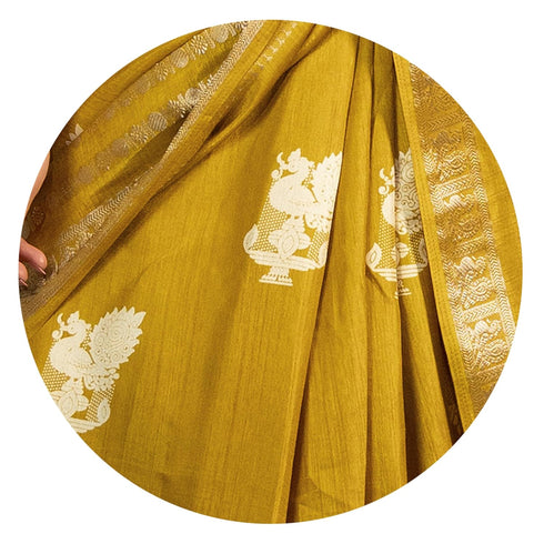 Vasthrlay Fashion Peacock Printed Ethnic Wear