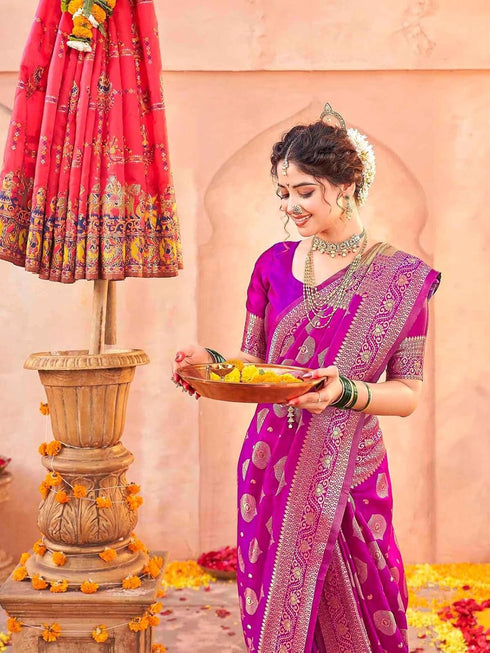 Vasthrlay Weaving Paithani Maroon Saree