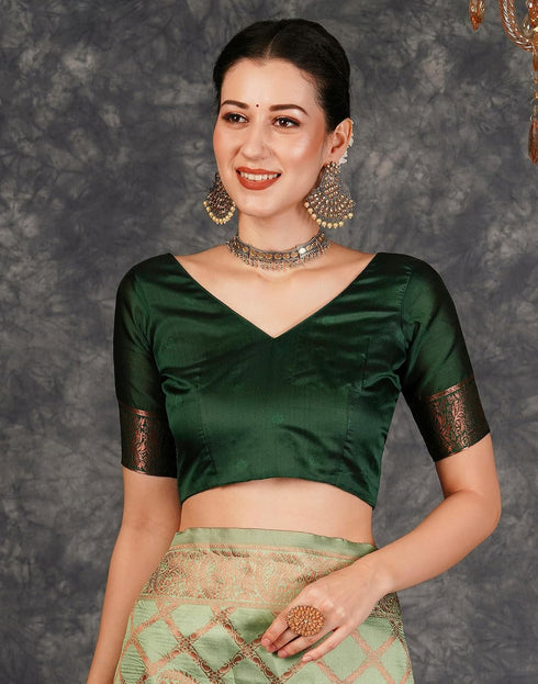 Vasthrlay Banarasi Kanjeevaram Pista Green Saree With Unstitched Blouse Piece