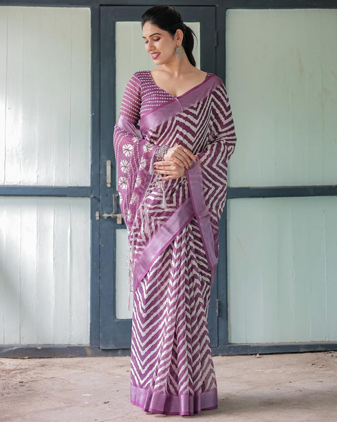 Vasthrlay Floral Printed Tassels Saree
