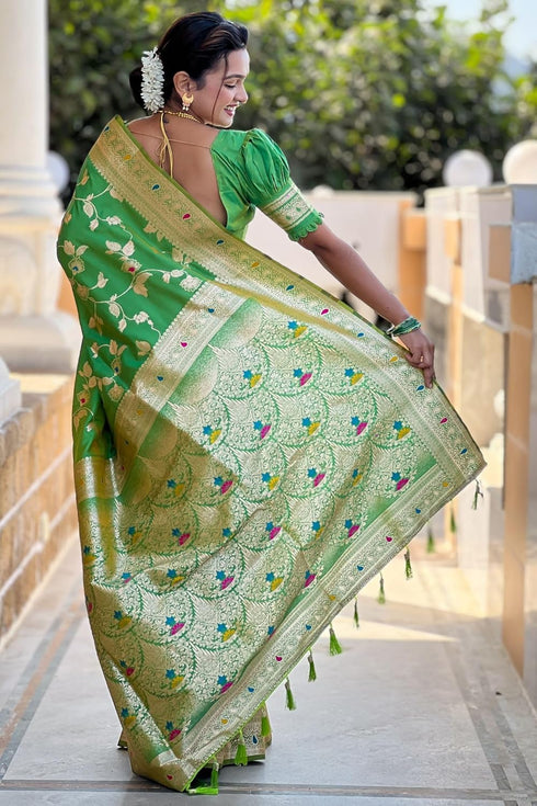Vasthrlay Kanjivaram Handloom Golden Ethnic Wear