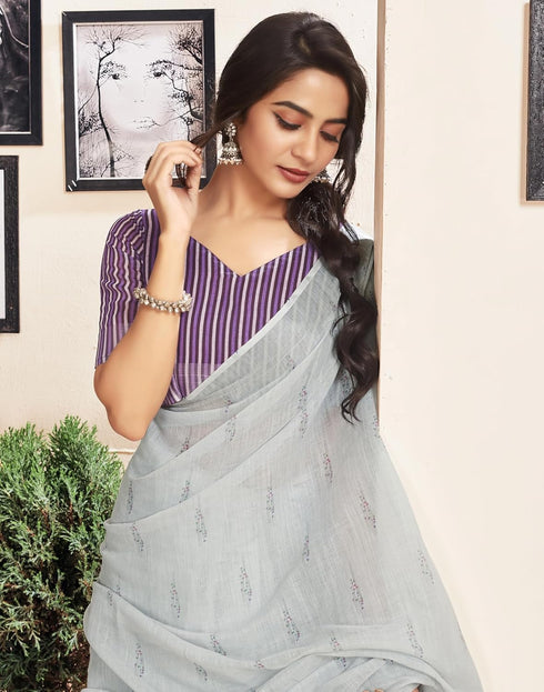 Vasthrlay Printed Striped Unstitched Peach Saree