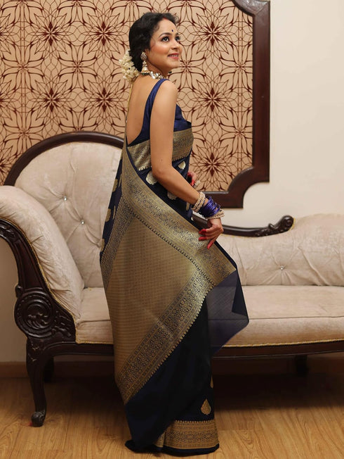 Vasthrlay Saree Kanjivaram Silk Pari Gold