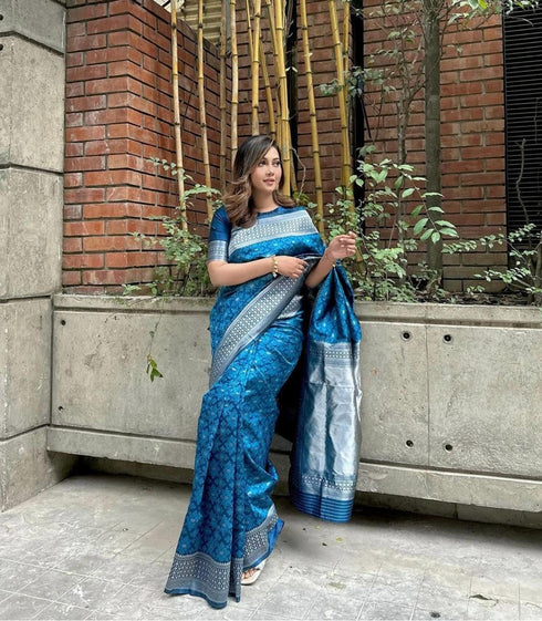 Vasthrlay Kanjivaram Saree