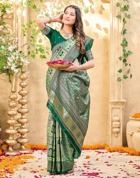 Vasthrlay Womens Weaving Unstitched Light Green Saree