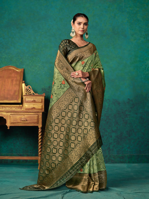 Vasthrlay Banarasi Floral Saree