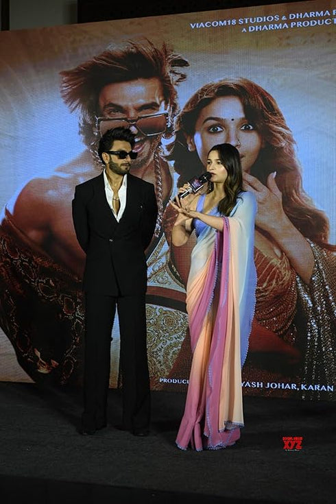 Vastralay Rocky Aur Rani Ki Prem Kahani Saree