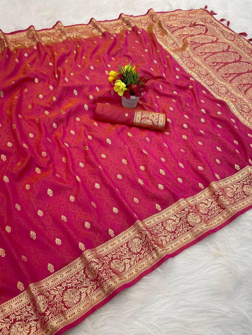 Vasthrlay Banarasi Weaving