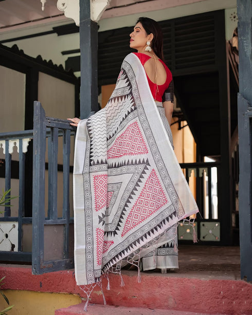 Vasthrlay Handwoven Printed Tasselled Saree