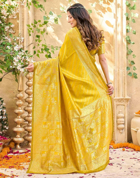Vasthrlay Womens Weaving Unstitched Red Saree