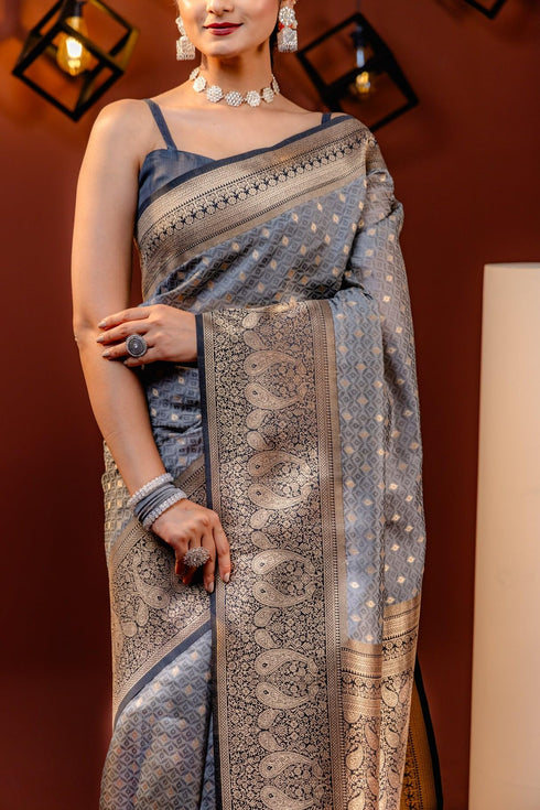 Vasthrlay Banarasi Traditional Unstitched Saree