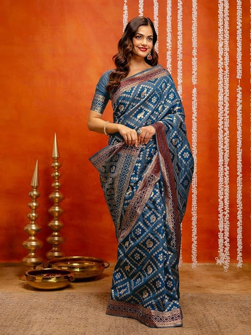Vasthrlay Womens Weaving Unstitched Light Green Saree