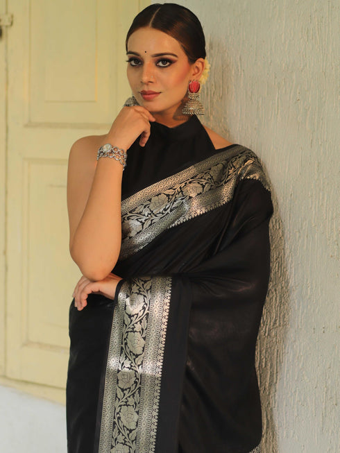 Vasthrlay Banarasi Traditional Unstitched Saree