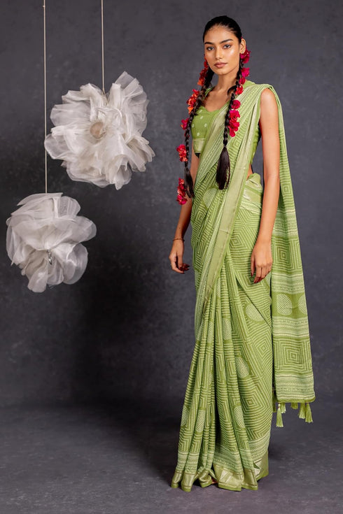 Vasthrlay Fashion Georgette Bandhani Printed Ethnic Wear
